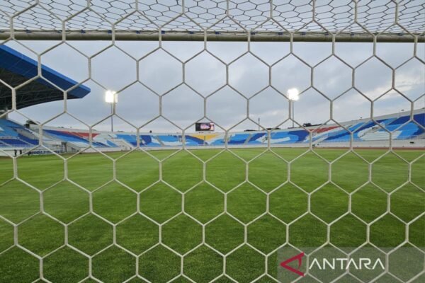 Arema FC Dapat Sanksi Usai Insiden Pelemparan Bus Persik