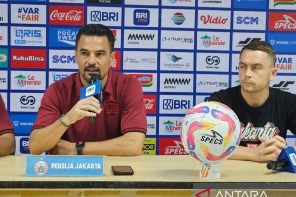 Pertarungan Seru: Doni Tri Memimpin Persija Jakarta Saat Jamu Semen Padang