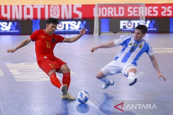 Here are some alternate titles for "Hasil lengkap undian kualifikasi Piala Asia Futsal 2026 Indonesia":

1. "Rincian Undian Kualifikasi Piala Asia Futsal 2026 di Indonesia"
2. "Hasil Undian Kualifikasi Futsal Asia 2026: Indonesia"
3. "Piala Asia Futsal 2026: Hasil Lengkap Undian Kualifikasi di Indonesia"
4. "Kualifikasi Piala Asia Futsal 2026: Hasil Undian untuk Indonesia"
5. "Detail Hasil Undian Kualifikasi Piala Asia Futsal 2026 di Indonesia"
6. "Undian Kualifikasi Piala Asia Futsal 2026: Hasil Lengkap untuk Indonesia"
7. "Piala Asia Futsal 2026: Hasil Undian Kualifikasi yang Memukau di Indonesia"
8. "Hasil Undian Kualifikasi Futsal Asia 2026: Apa yang Diharapkan untuk Indonesia?" 

Feel free to choose any of these or modify them further!